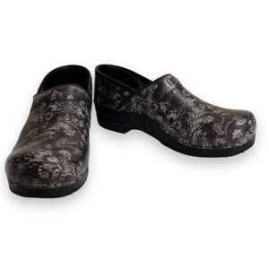 Sanita Clogs Black Silver Paisley Floral Leather Upper Womens EU 39 US 8 Nurse